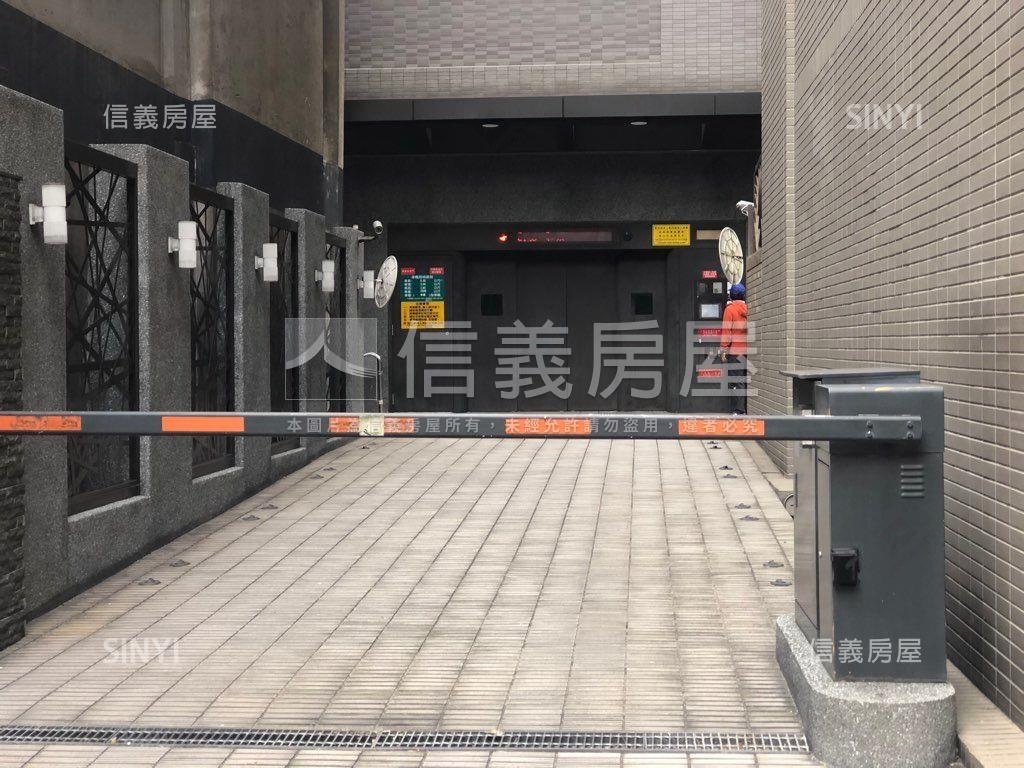 近中正紀念堂大車位房屋室內格局與周邊環境