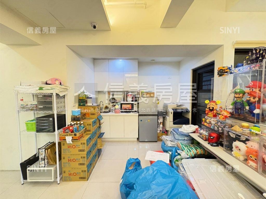 新世紀稀有露臺房屋室內格局與周邊環境