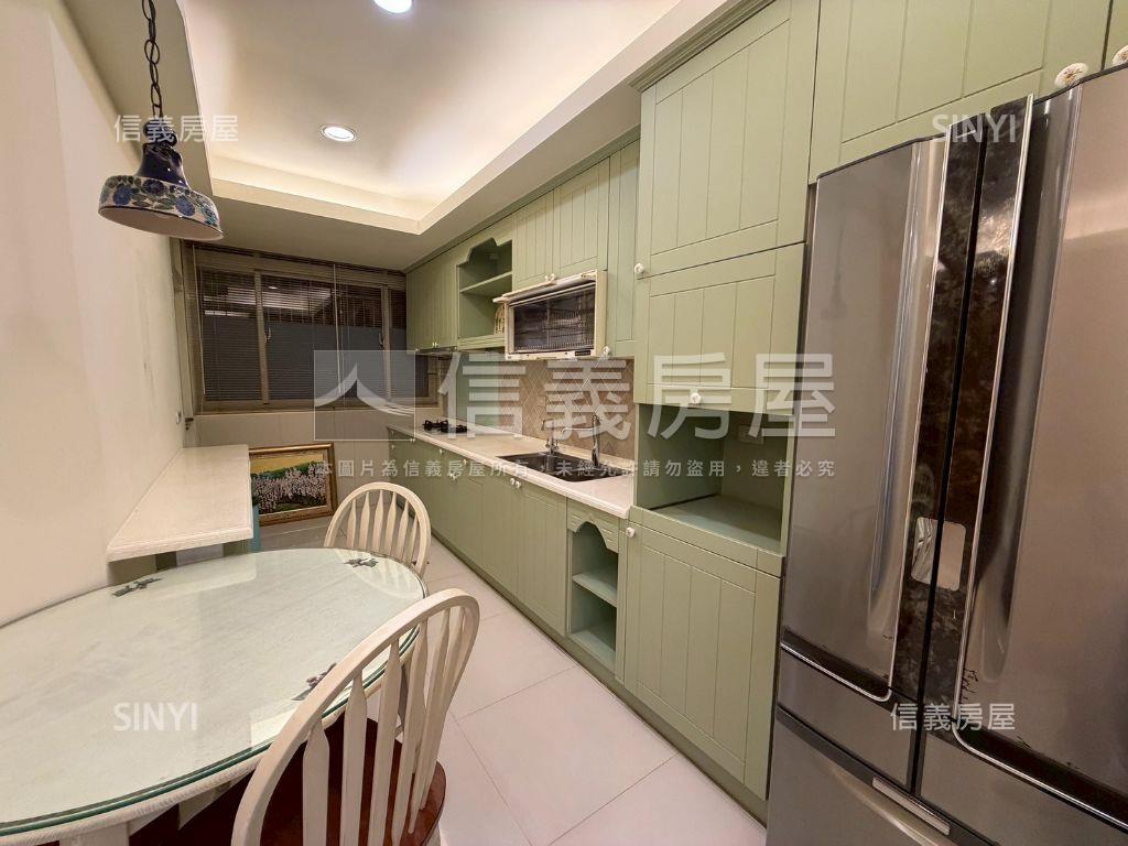 精選港華街２樓房屋室內格局與周邊環境