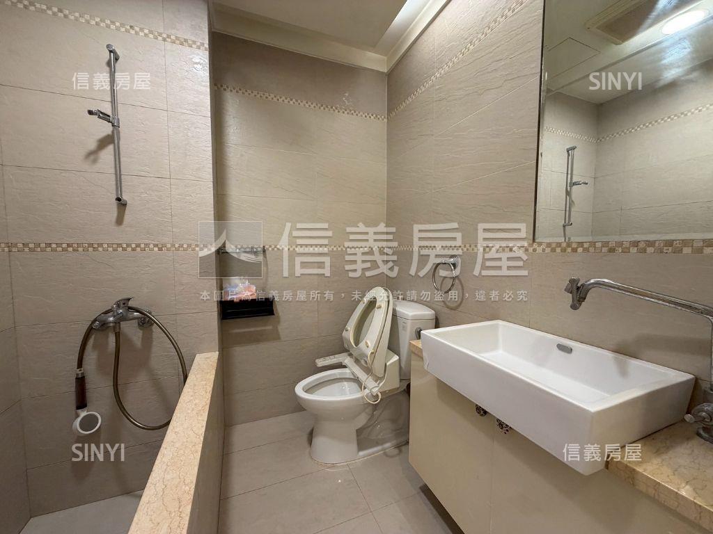 精選港華街２樓房屋室內格局與周邊環境