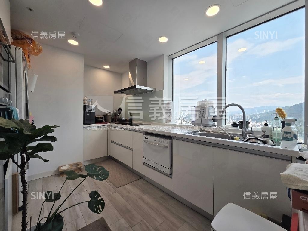 高樓景觀４房溫馨美裝潢房屋室內格局與周邊環境