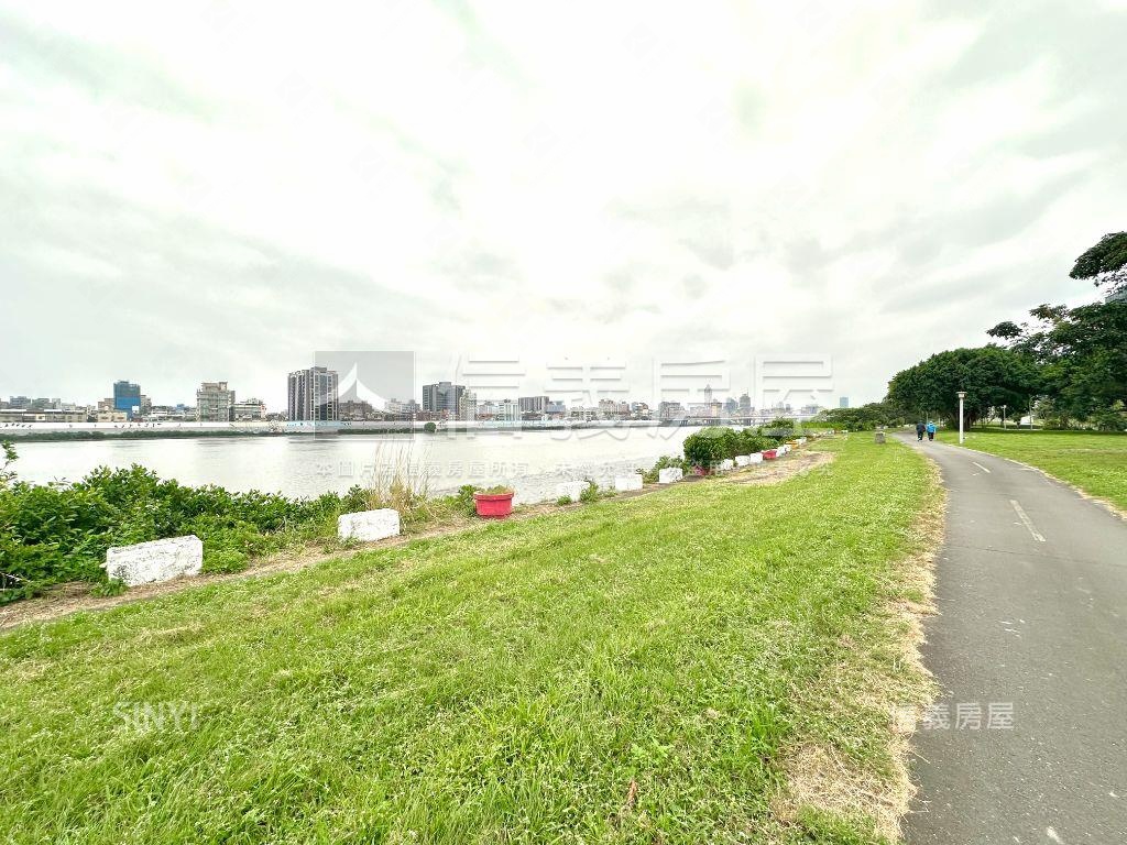 稀有！河邊北街散步在河畔房屋室內格局與周邊環境