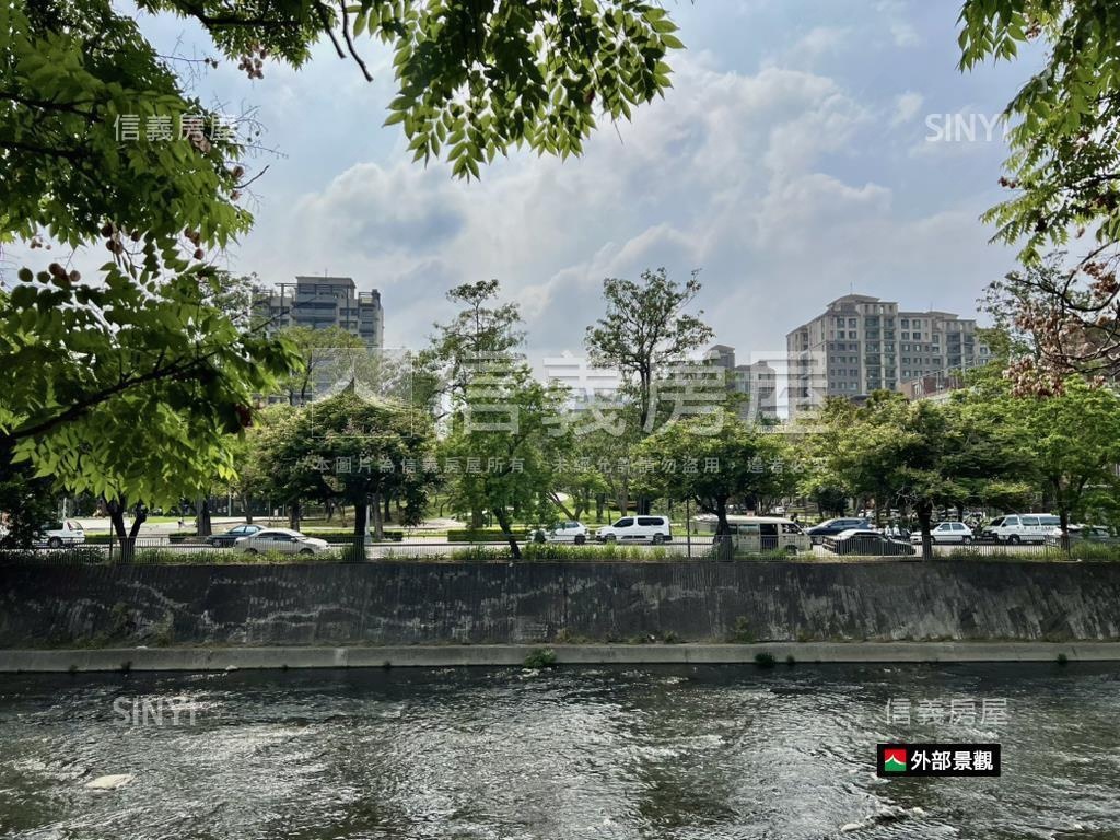 面豐富公園大面寬店面房屋室內格局與周邊環境