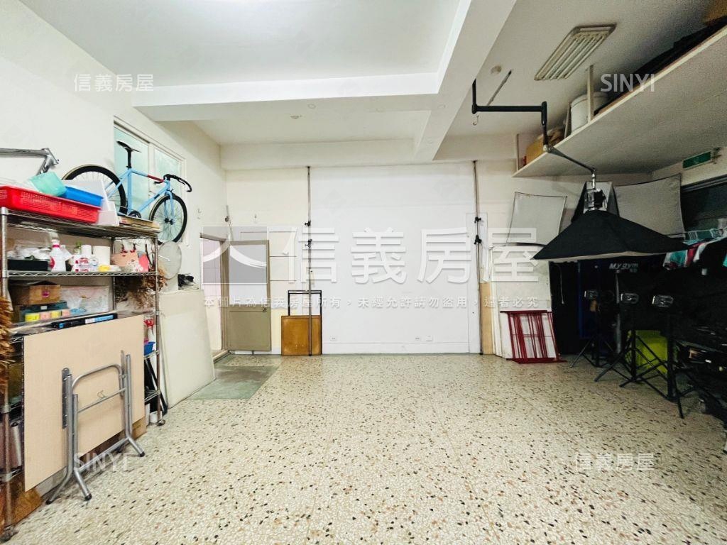 面豐富公園大面寬店面房屋室內格局與周邊環境