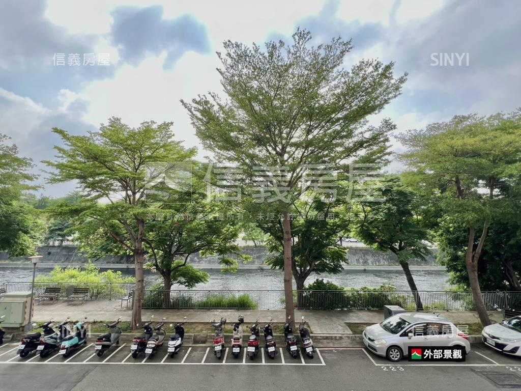 面豐富公園大面寬店面房屋室內格局與周邊環境