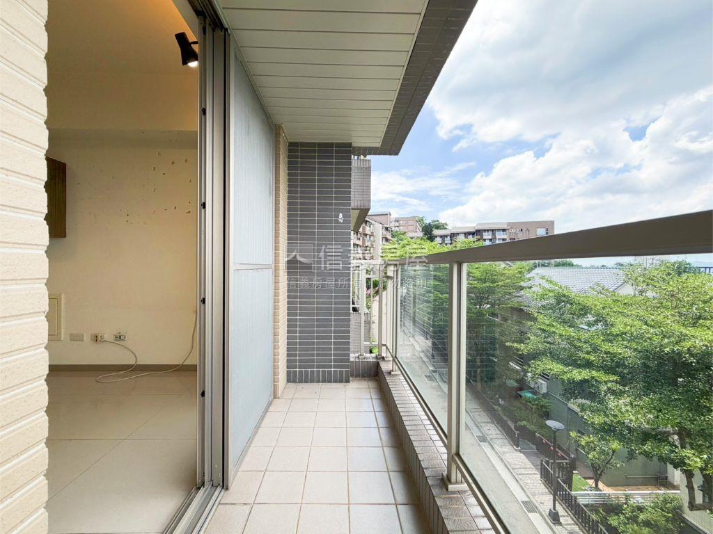 稀有★曉山青Ａ區三房平車房屋室內格局與周邊環境
