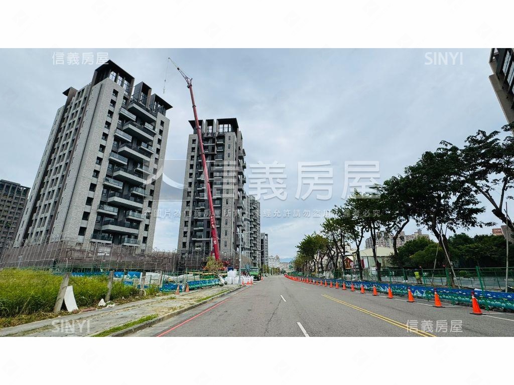 １４期大塊藏硯１２Ｂ雙車房屋室內格局與周邊環境