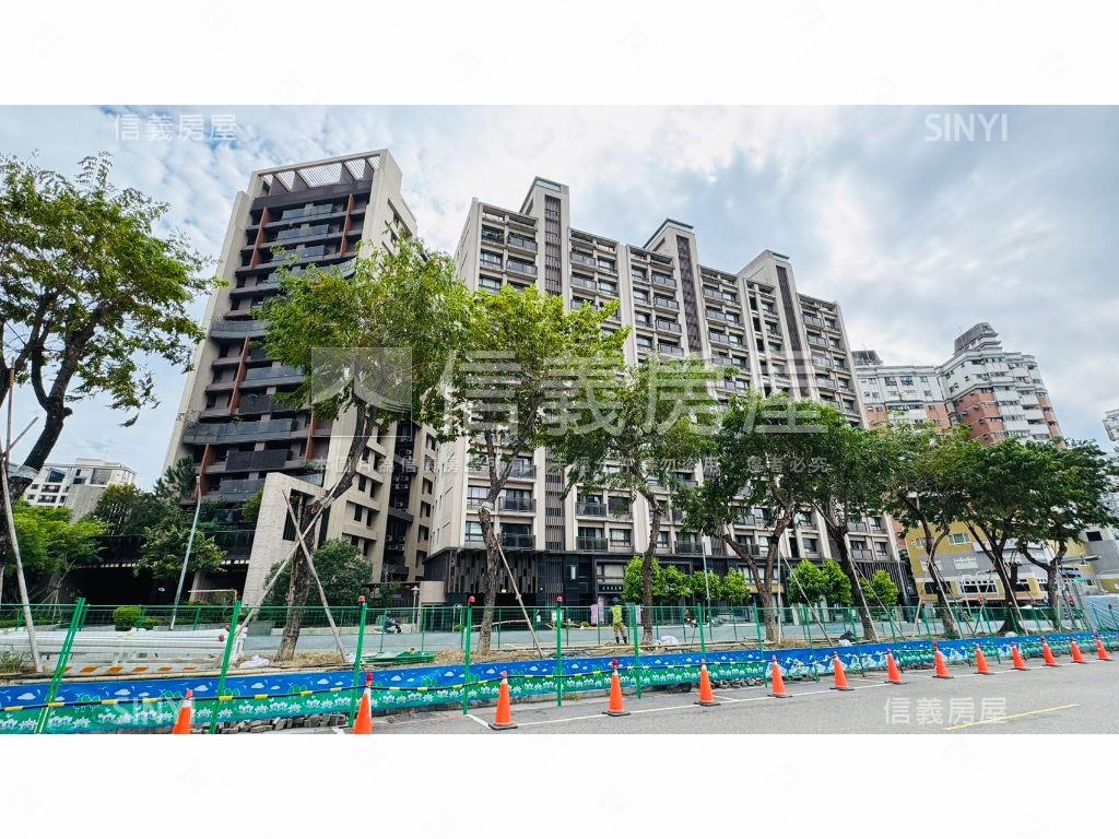 １４期大塊藏硯１２Ｂ雙車房屋室內格局與周邊環境