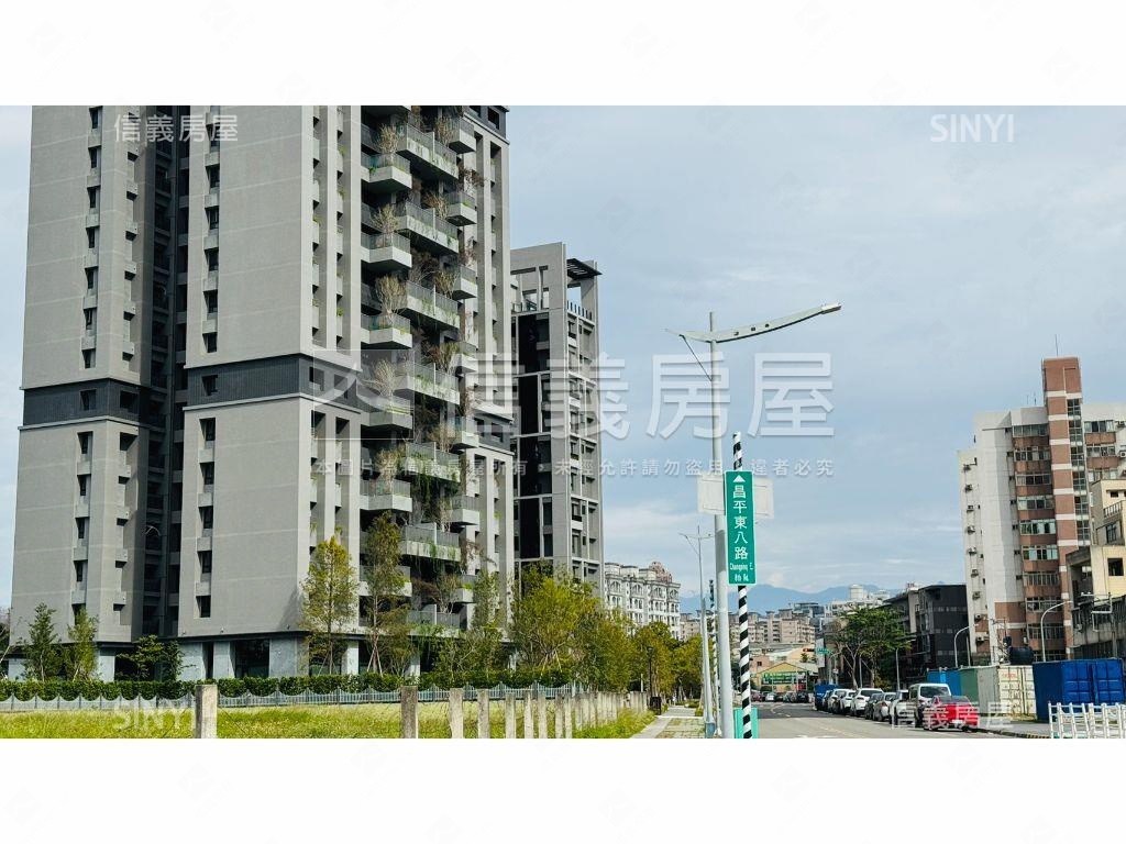 １４期大塊藏硯１２Ｂ雙車房屋室內格局與周邊環境