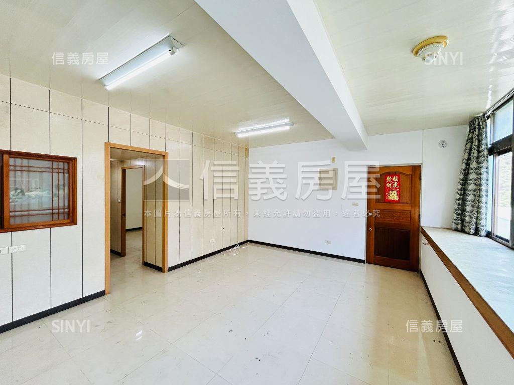 一層一戶八里四樓公寓房屋室內格局與周邊環境