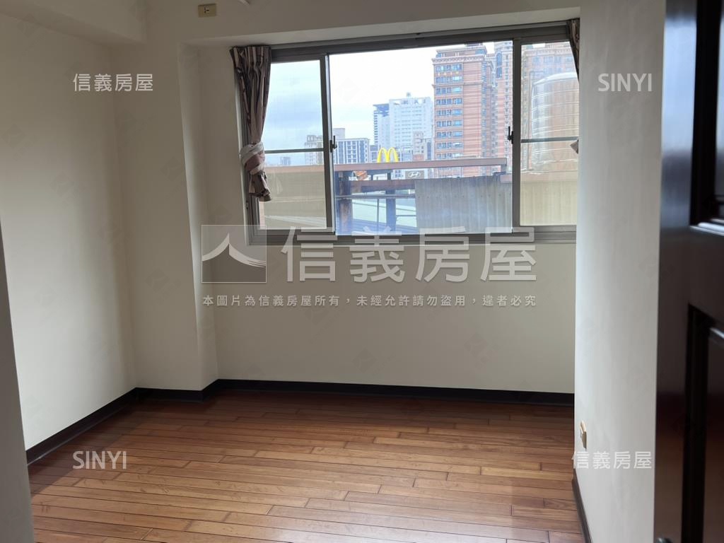 竹城採光三房車位房屋室內格局與周邊環境