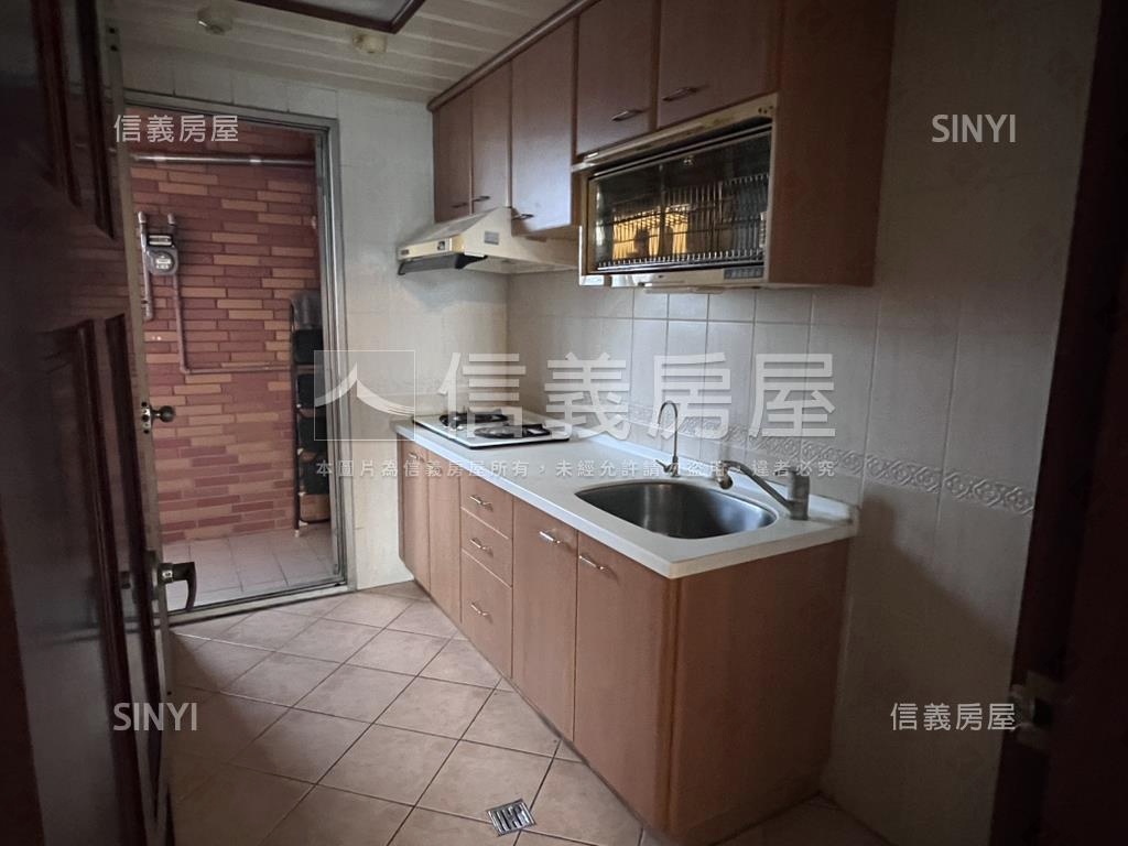 竹城採光三房車位房屋室內格局與周邊環境