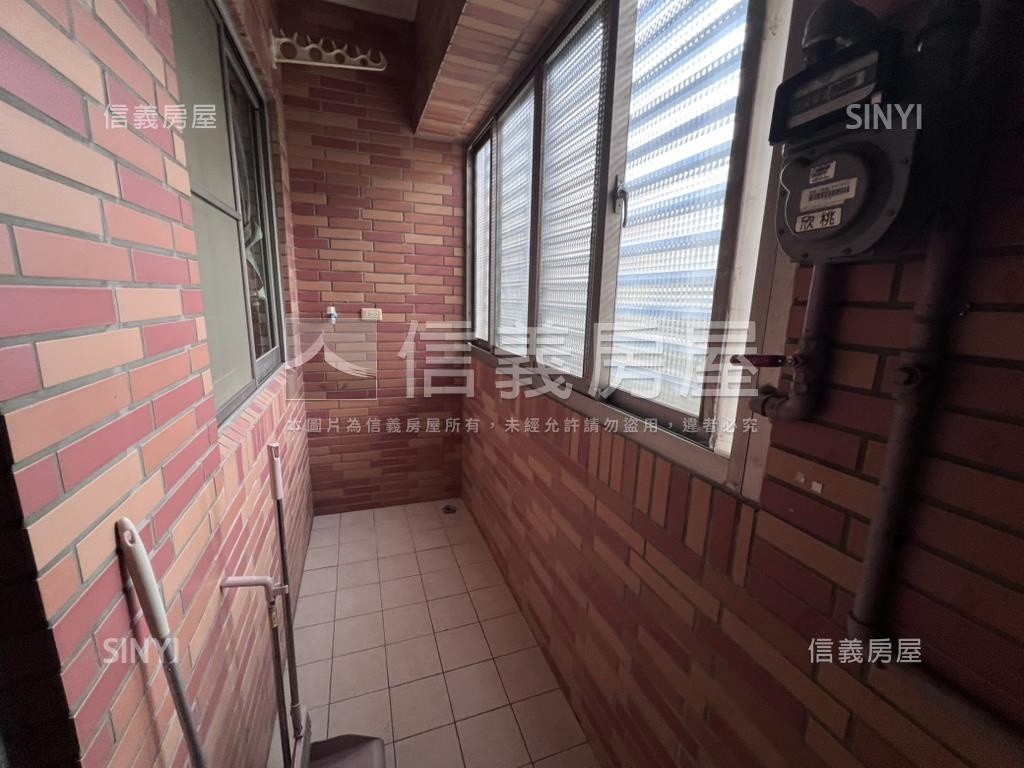 竹城採光三房車位房屋室內格局與周邊環境