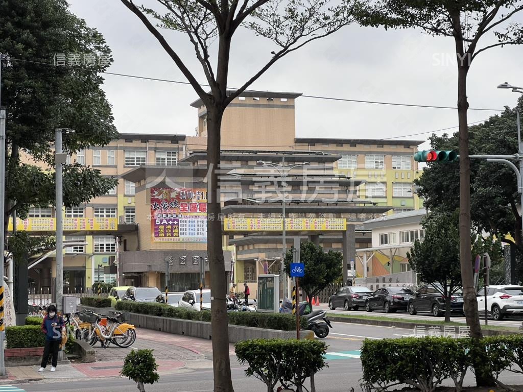 竹城採光三房車位房屋室內格局與周邊環境