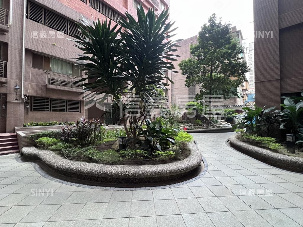 竹城採光三房車位房屋室內格局與周邊環境