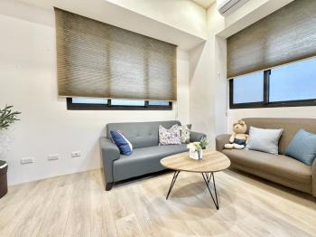 新埔站。三面採光兩房車位