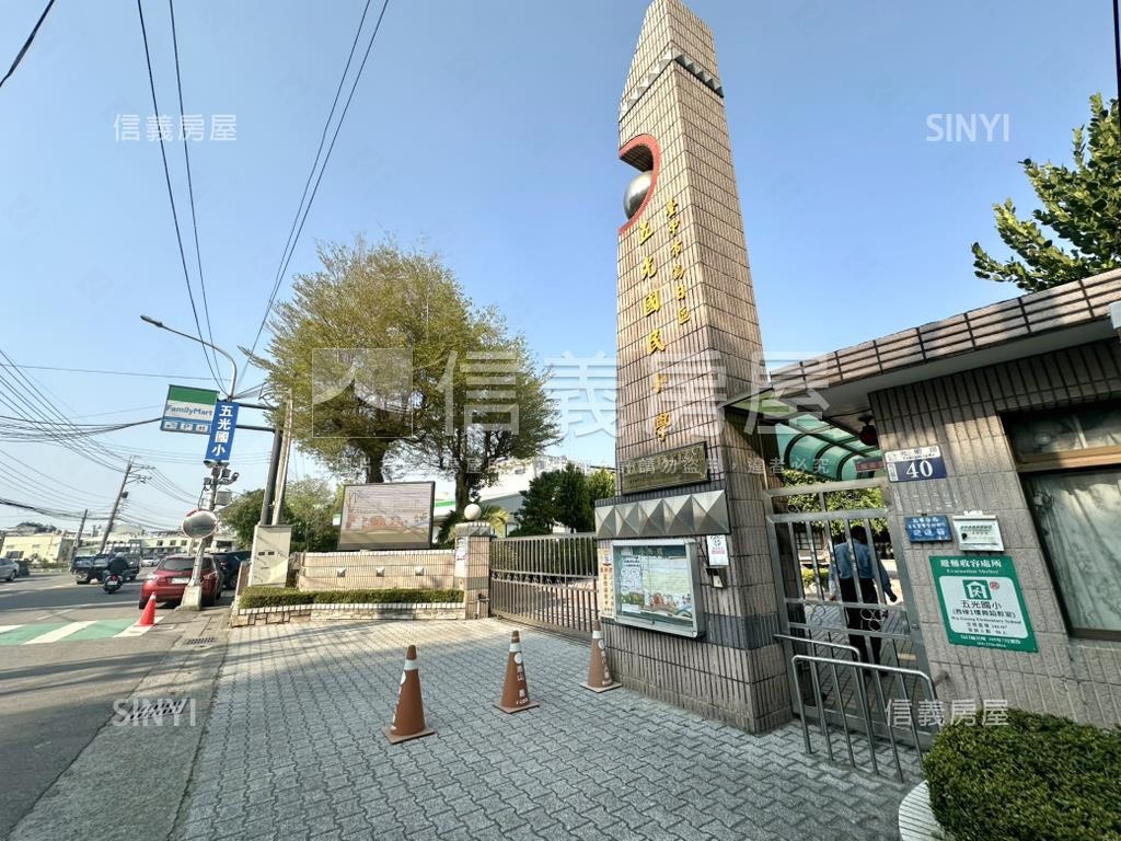 近１３期德金邊間電梯別墅房屋室內格局與周邊環境