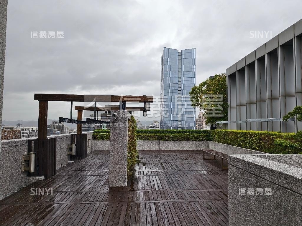 亞昕高樓精美四房雙車位房屋室內格局與周邊環境