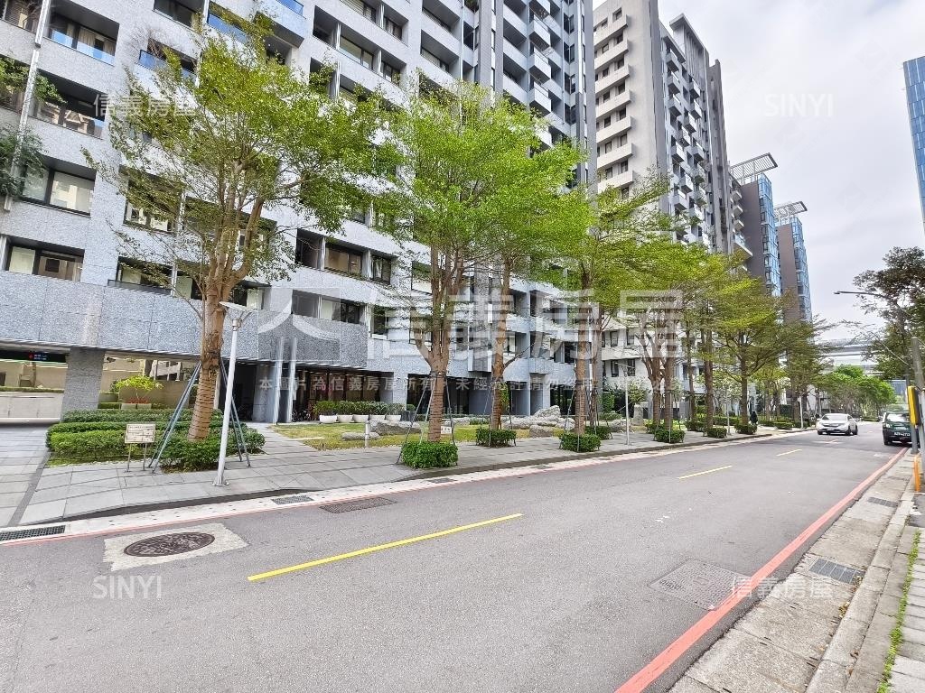 亞昕高樓精美四房雙車位房屋室內格局與周邊環境