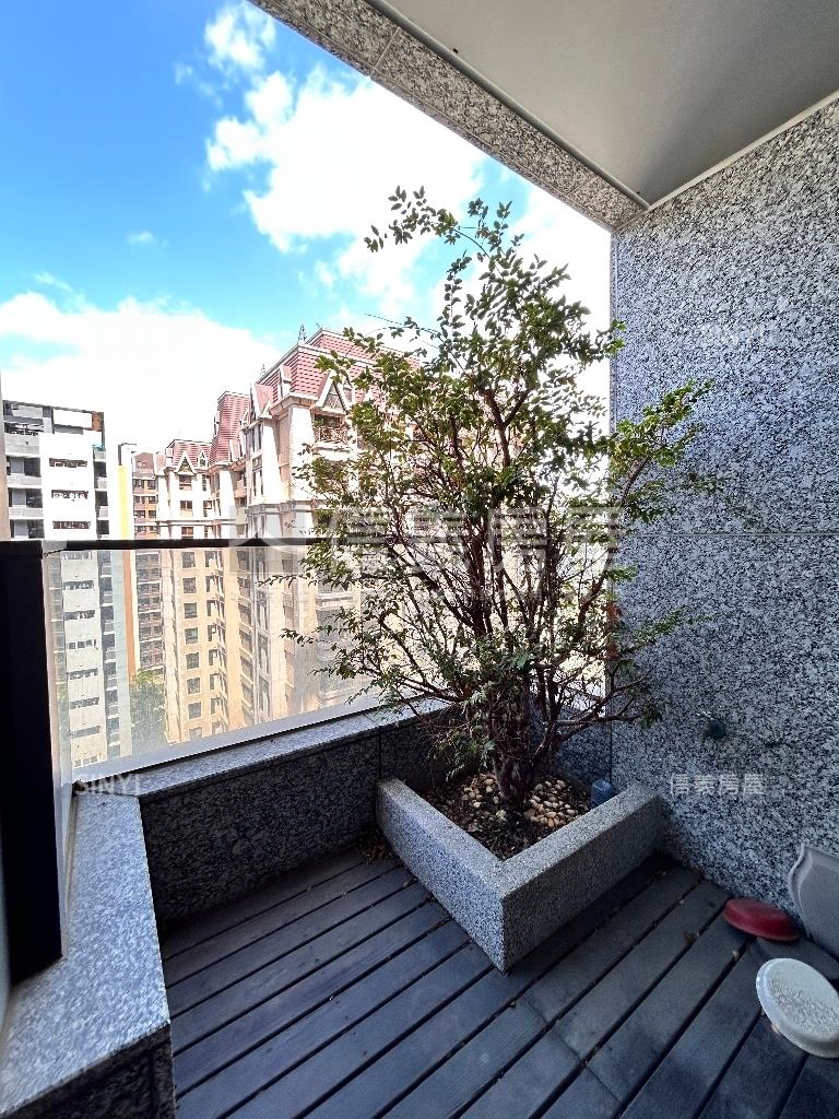 亞昕高樓精美四房雙車位房屋室內格局與周邊環境