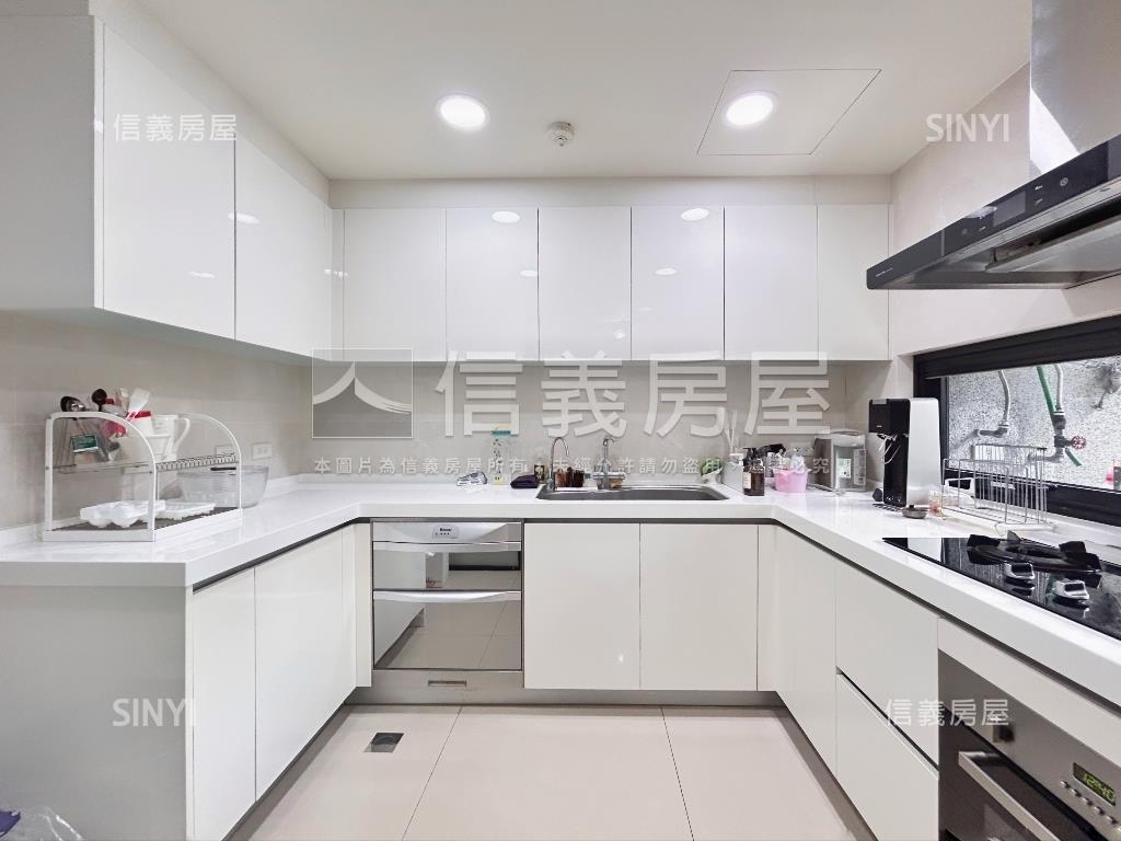 亞昕高樓精美四房雙車位房屋室內格局與周邊環境