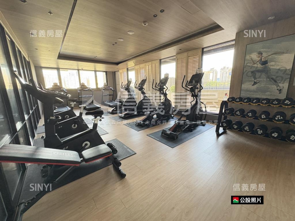 捷運Ａ５三房車位豪邸房屋室內格局與周邊環境