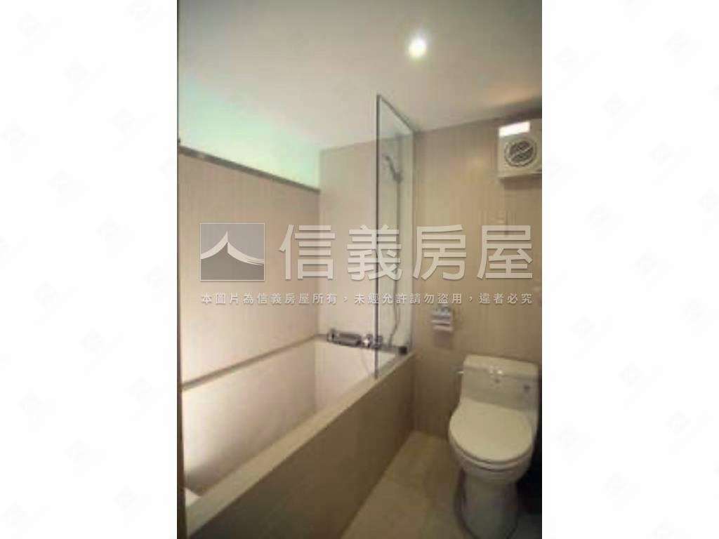 專任法意學區挑高套房房屋室內格局與周邊環境