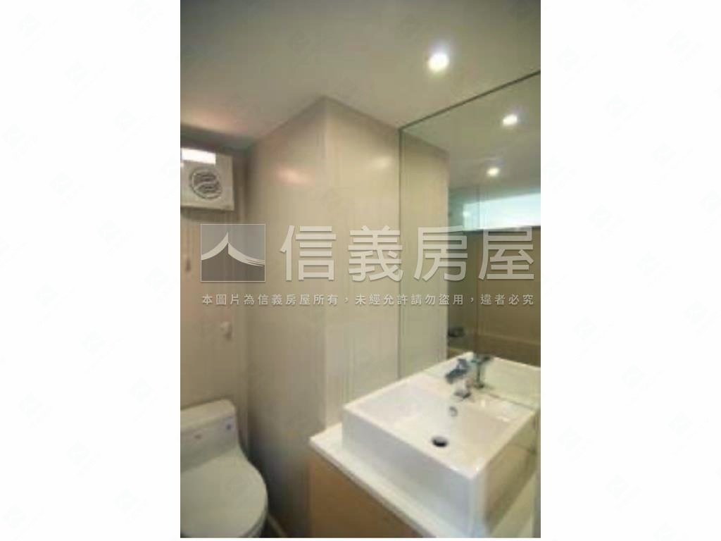 專任法意學區挑高套房房屋室內格局與周邊環境