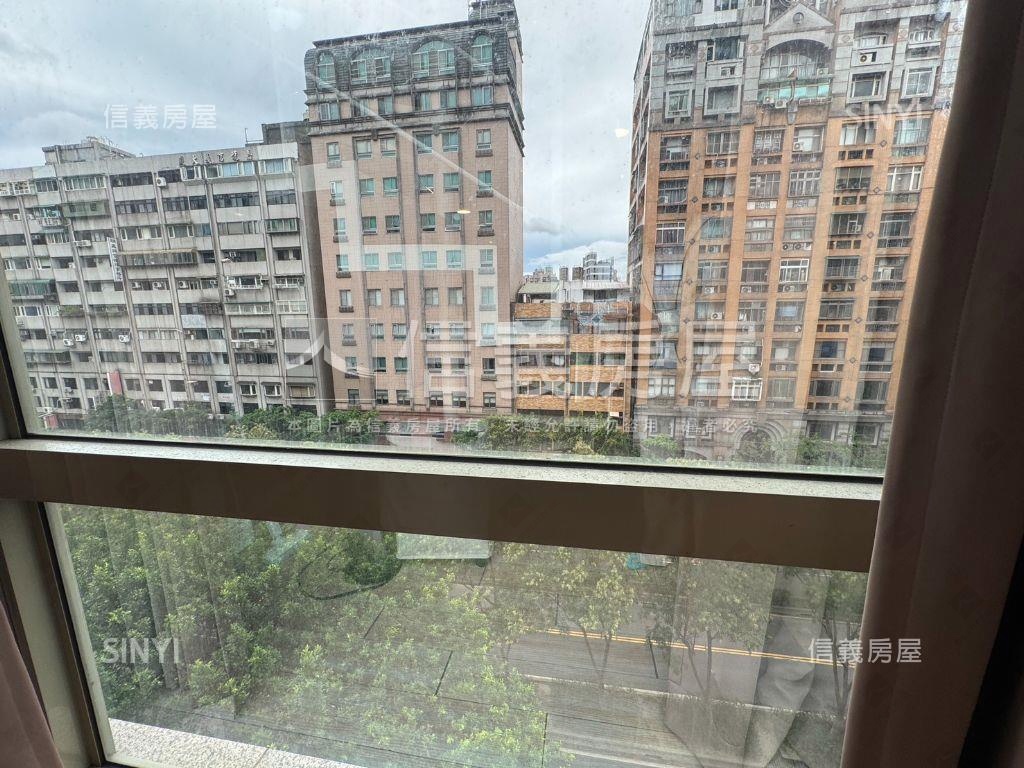 專任法意設籍套房可約看房屋室內格局與周邊環境