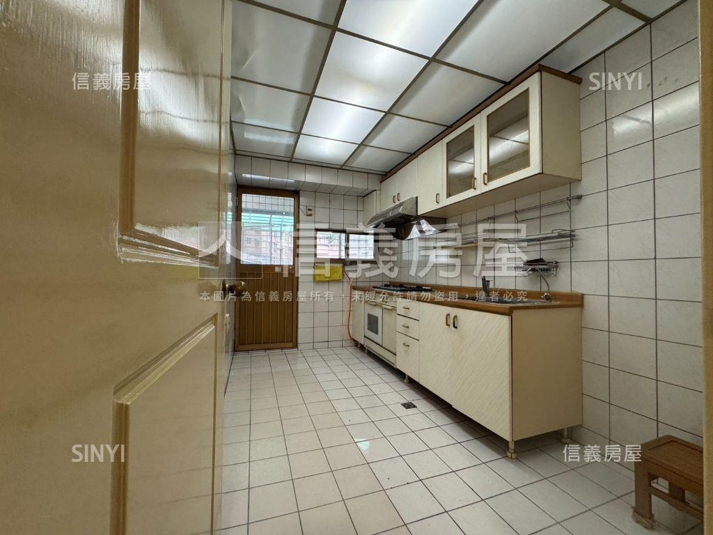 台北大第稀有釋出房屋室內格局與周邊環境