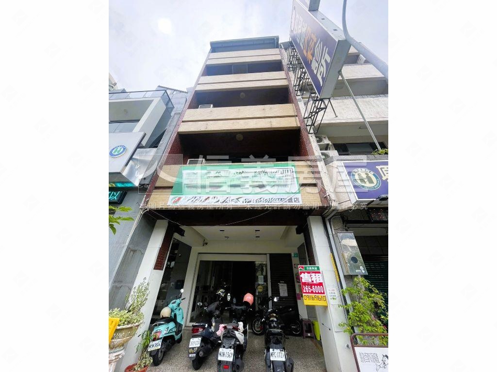 東區正崇學路發財金店面房屋室內格局與周邊環境