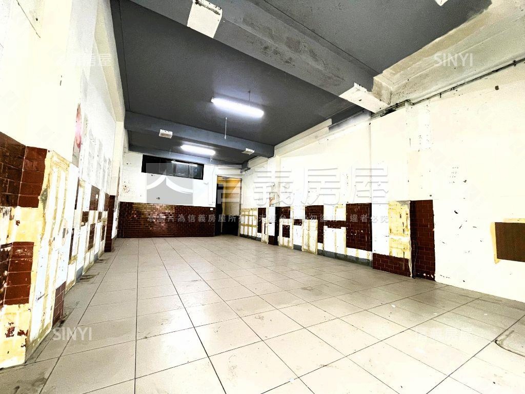 東區正崇學路發財金店面房屋室內格局與周邊環境