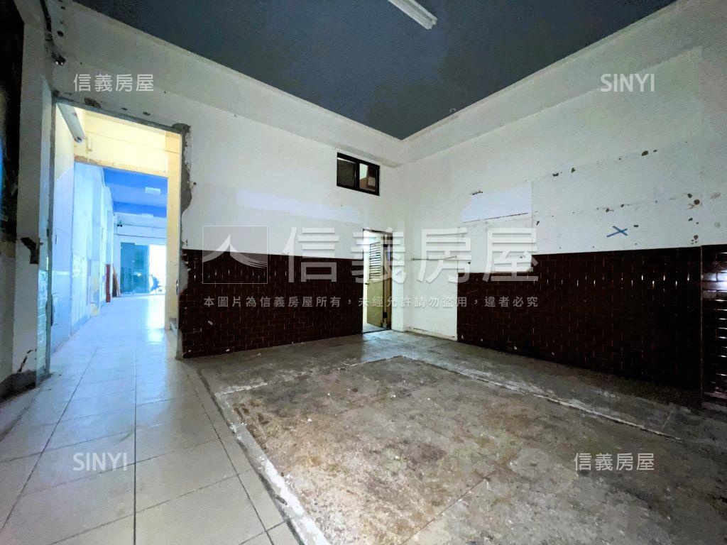 東區正崇學路發財金店面房屋室內格局與周邊環境