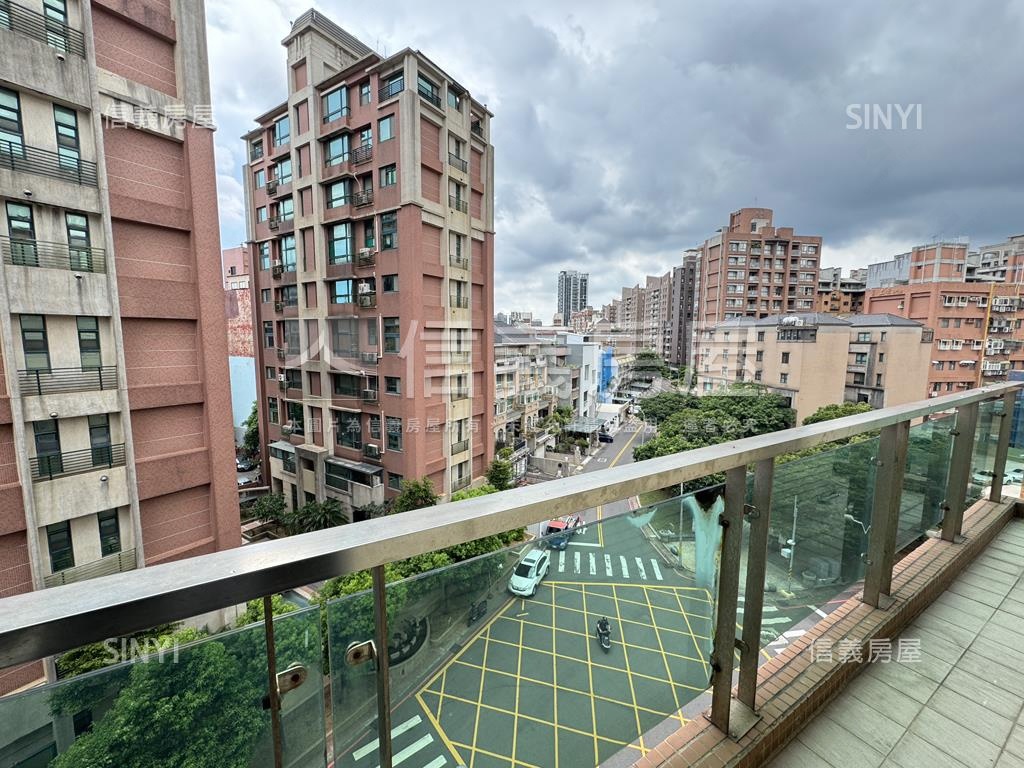 近仁愛國中適首購房屋室內格局與周邊環境