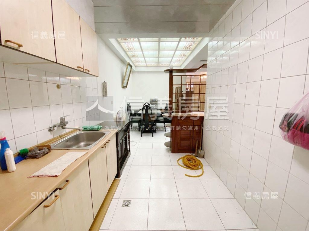 中央北路四段庭院戶房屋室內格局與周邊環境