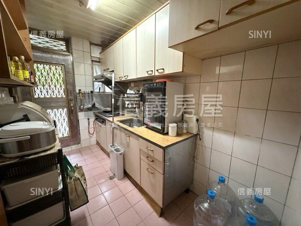 稀有一樓中和街大空間房屋室內格局與周邊環境