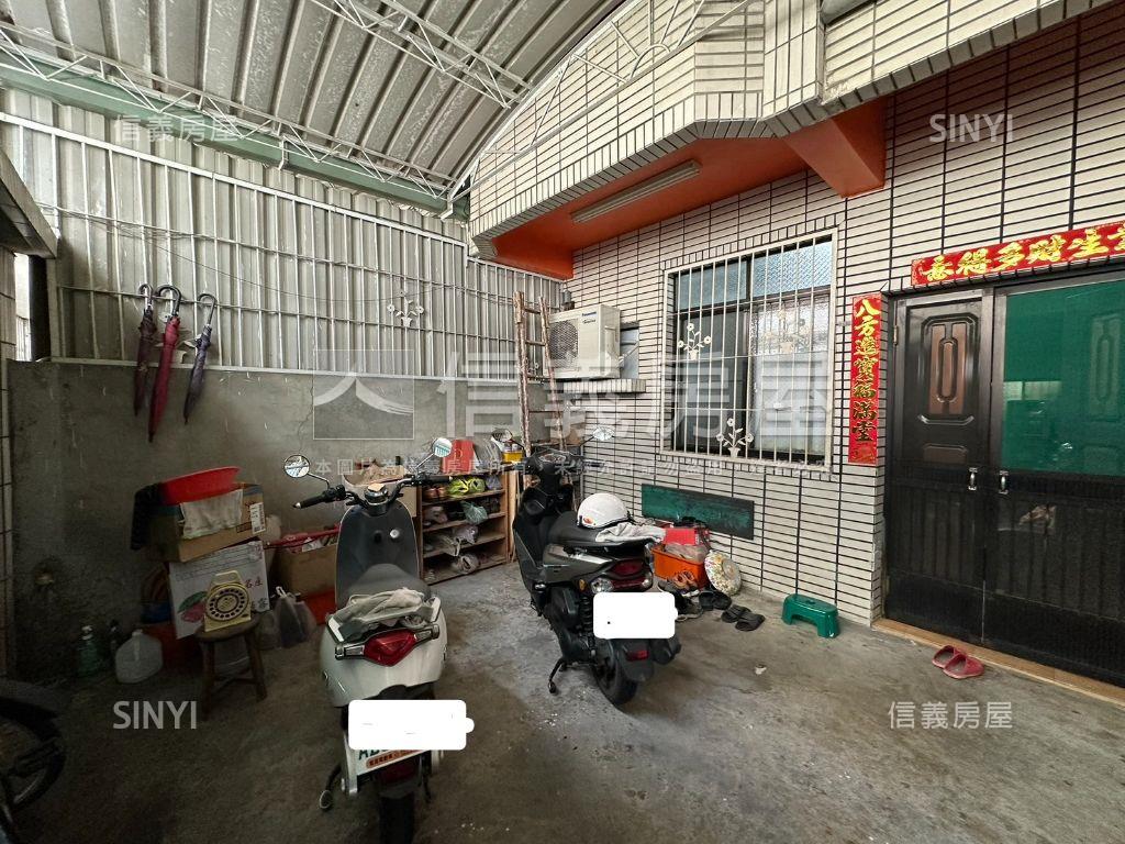 左營新民國小車庫透天房屋室內格局與周邊環境