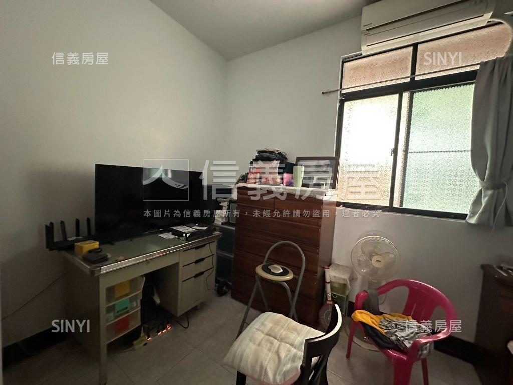 左營新民國小車庫透天房屋室內格局與周邊環境