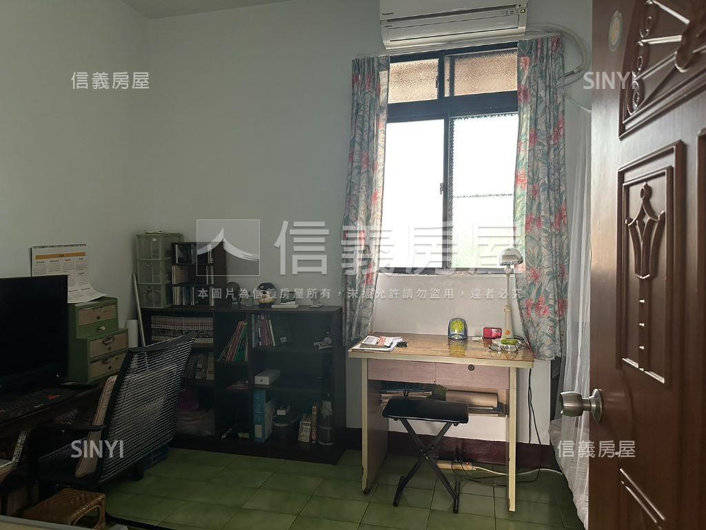 左營新民國小車庫透天房屋室內格局與周邊環境