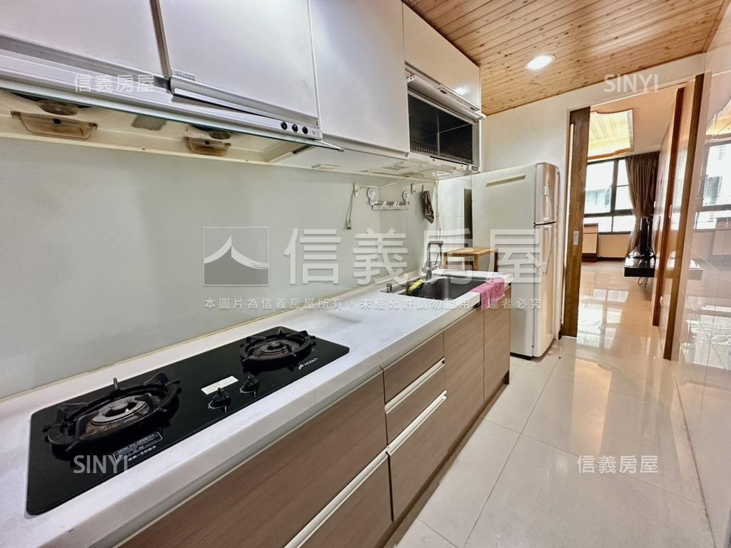 中科藍海帝國二房平車房屋室內格局與周邊環境
