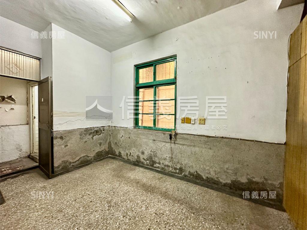 前鎮正街邊間透天房屋室內格局與周邊環境