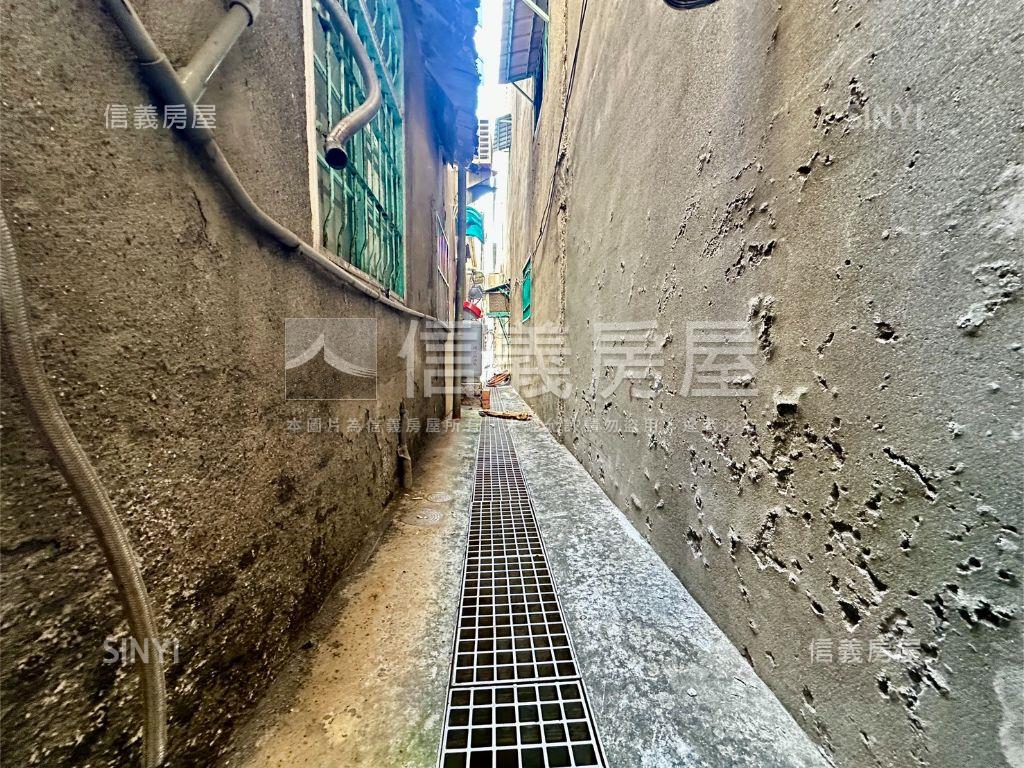 前鎮正街邊間透天房屋室內格局與周邊環境