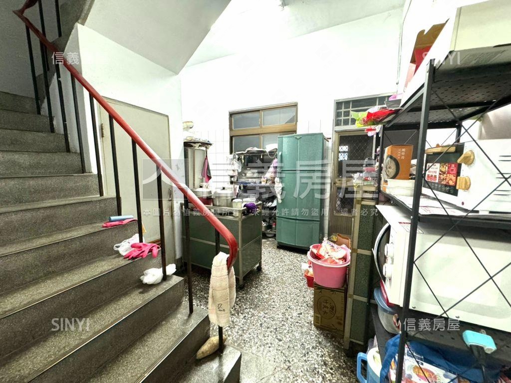 臨路大地坪中興路店住房屋室內格局與周邊環境