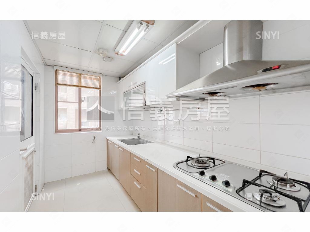 新案至善河畔三房平車位房屋室內格局與周邊環境