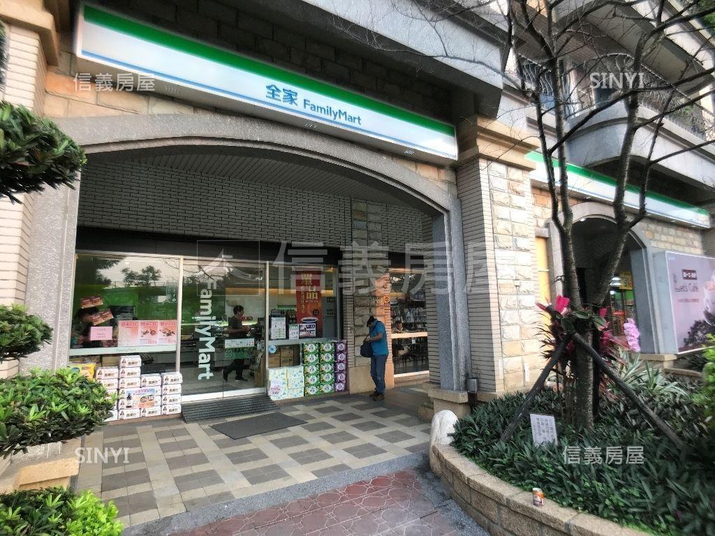 宏國大央北邊間金店面房屋室內格局與周邊環境