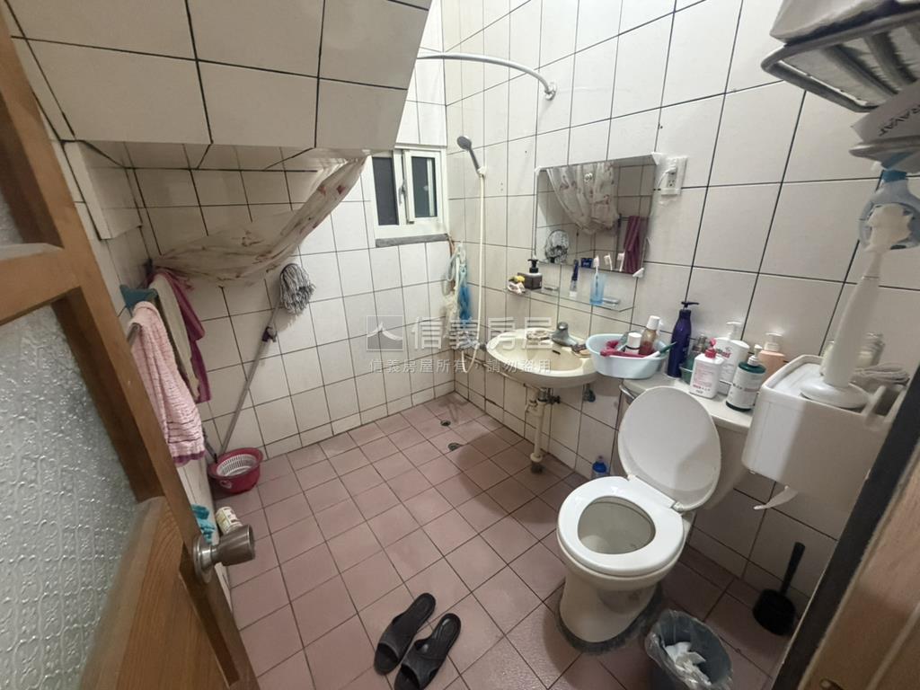近彰基大面寬有孝親房透天房屋室內格局與周邊環境