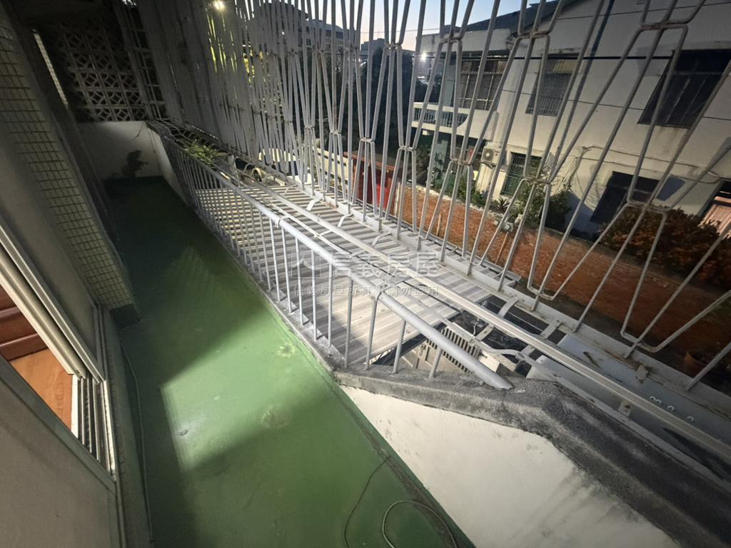 近彰基大面寬有孝親房透天房屋室內格局與周邊環境