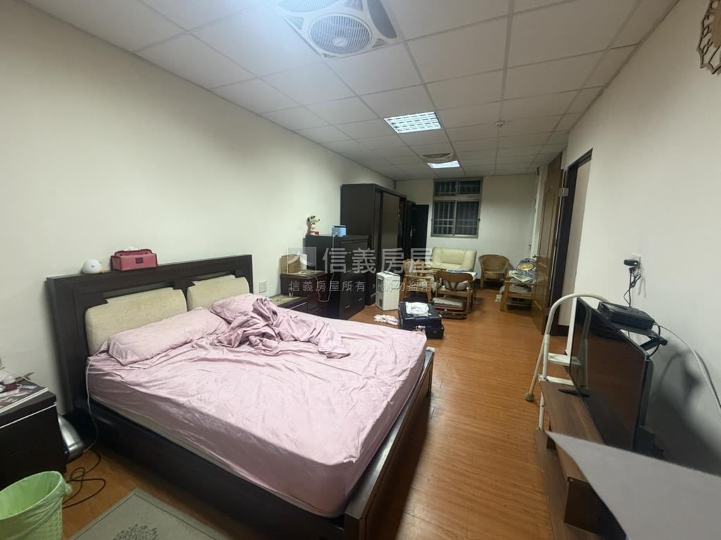 近彰基大面寬有孝親房透天房屋室內格局與周邊環境