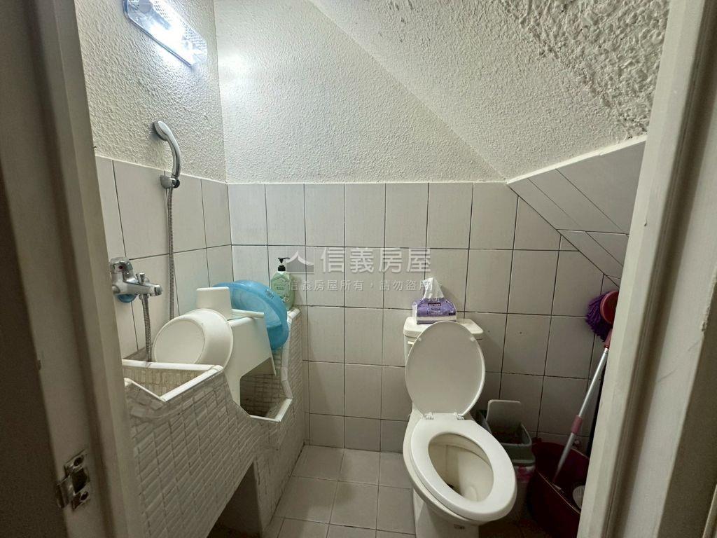 林森優質一樓店面房屋室內格局與周邊環境