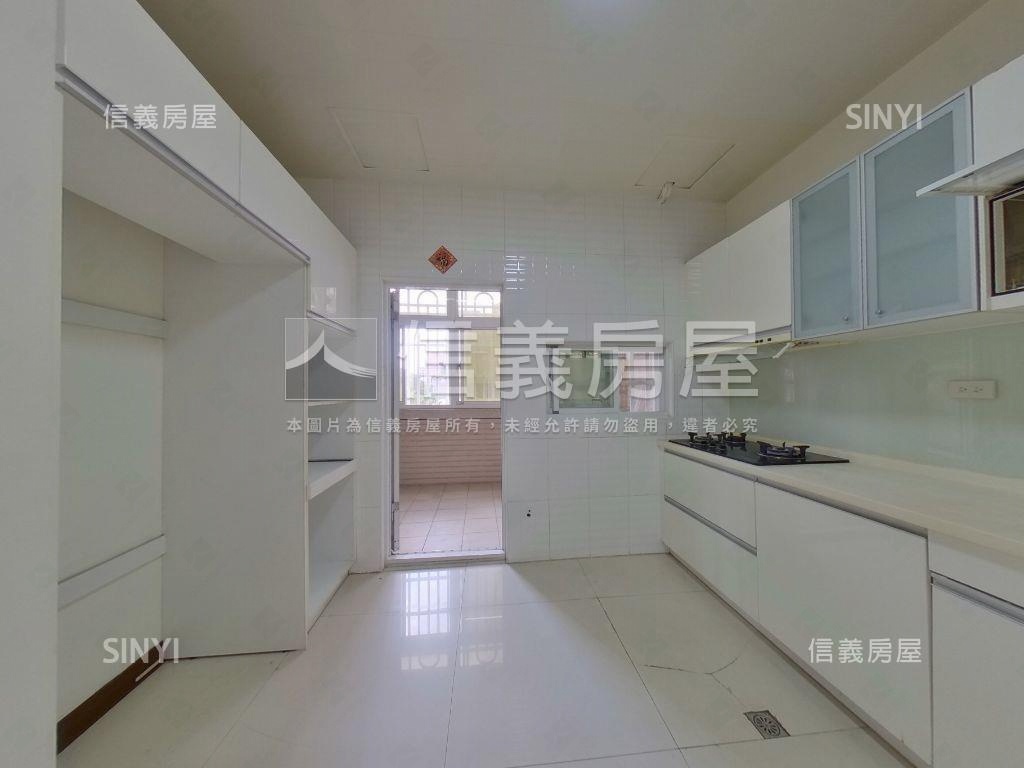 寶山街燙金收租電梯店面房屋室內格局與周邊環境